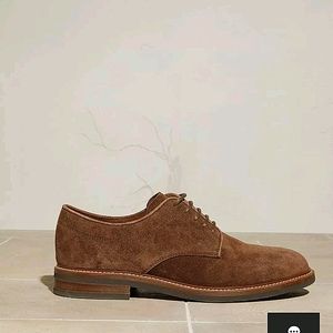 Brown Brunello Cucinelli.